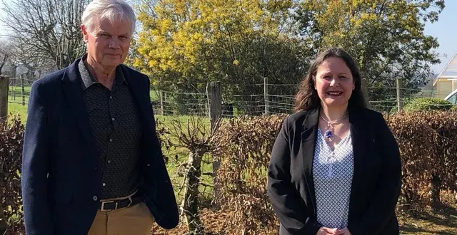 photo  à loué, le binôme catherine paineau et joël méténier (majorité départementale) arrive en tête avec 2002 voix récoltées, soit 30,84 %. ?  &copy;  ouest-france 