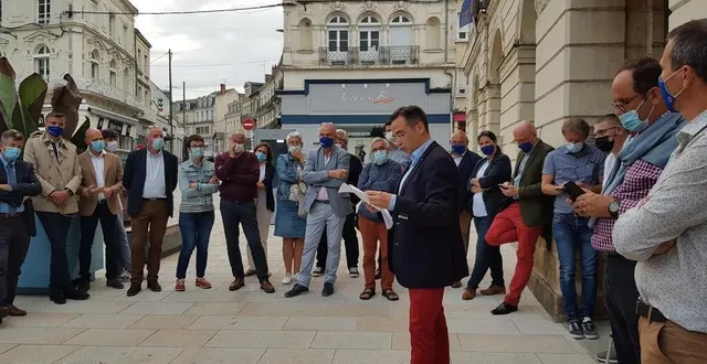 photo  nicolas leudière, maire de sablé-sur-sarthe, a annoncé les résultats du premier tour des élections départementales et régionales sur la place de la mairie, dimanche 20 juin 2021, à partir de 21 h 30.  &copy;  ouest-france 