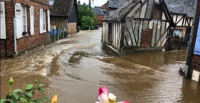 photo  les rues de sap-en-auge inondées, mardi 22 juin 2021.  &copy;  dr 