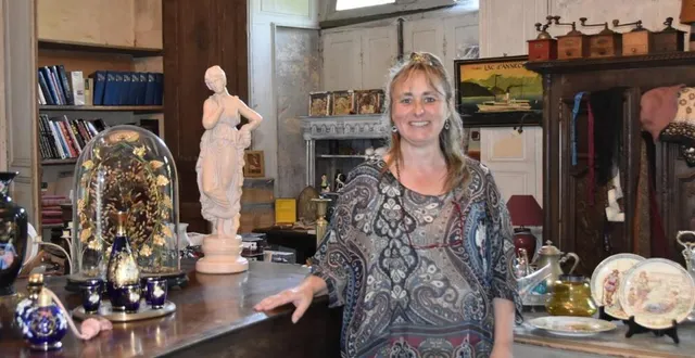 photo  sandra sera heureuse de faire découvrir toutes sortes d’objets, de bibelots, de mobiliers, de vaisselles, etc.  &copy;  le maine libre 