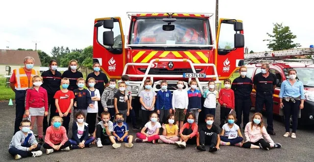 photo  huit sapeurs-pompiers ont accompagné les enfants tout au long de l’après-midi.  &copy;  ouest-france 