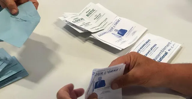 photo  trois binômes étaient en lice le 20 juin 2021 dans le canton de l’aigle. celui de la droite est qualifié pour le second tour, tout comme celui de l’union de la gauche et d’europe écologie les verts.  &copy;  ouest-france 