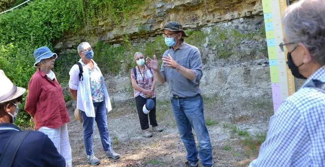 photo  dans la réserve naturelle nationale du toarcien, dernier étage du jurassique inférieur.  &copy;  archives co 