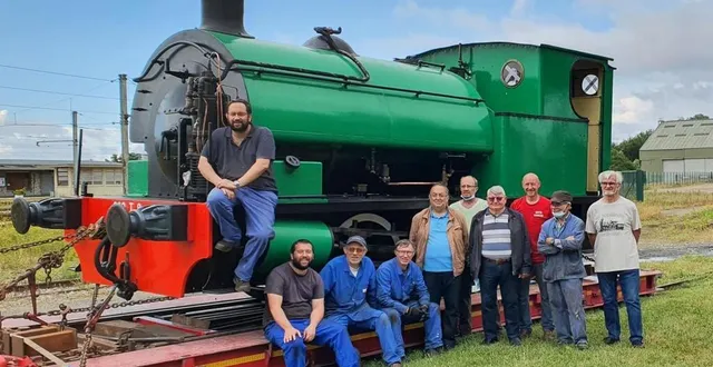 photo  les bénévoles de la transvap rejoindront alice, partie par la route pour la fête de la vapeur en baie de somme, les 3 et 4 juillet.  &copy;  ouest-france 