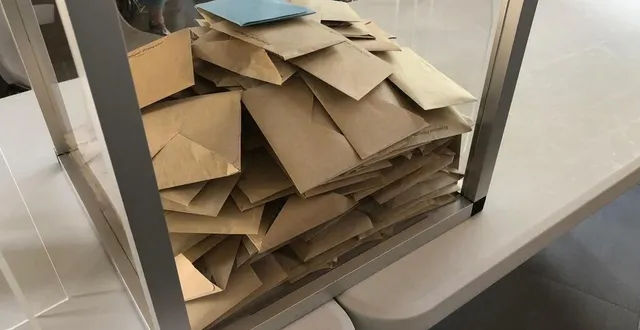 photo  faute d’un nombre suffisant de participation lors du premier tour dans le canton de rai (32 %), un second tour est nécessaire pour départager les deux binômes en lice, le 27 juin 2021.  &copy;  ouest-france 