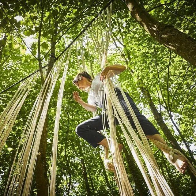 photo de ses mains, compagnie lunatic.  ©  christophe raynaud de lage