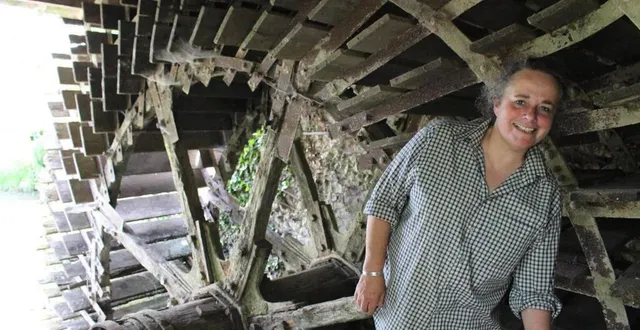 photo  biche jacquelin, la maîtresse des lieux du moulin de la ronce à champrond organise un marché artisanal.  &copy;  archives le maine libre 