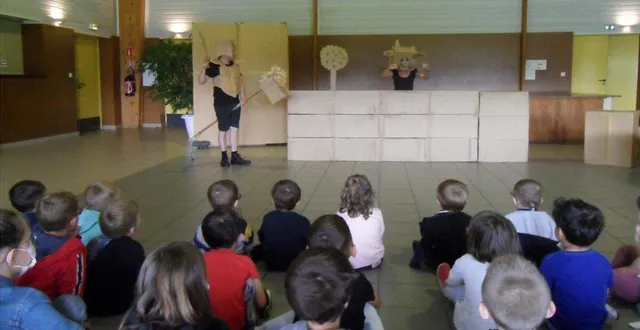 photo  tétrofort a présenté son spectacle à la salle communale.  &copy;  le maine libre 