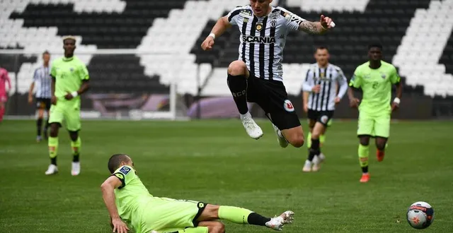 photo  pierrick capelle.  &copy;  photo co – josselin clair 