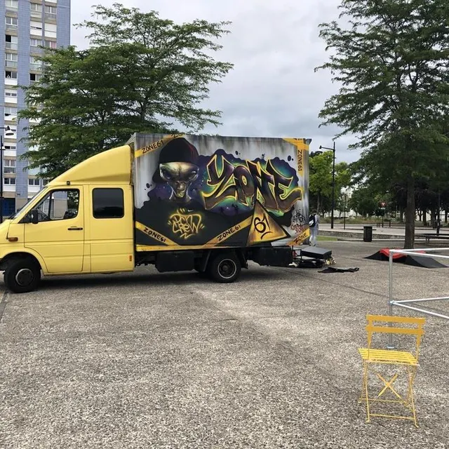 photo le camion de zone 61, graffé par l’artiste alençonnais scoe.  ©  ouest-france