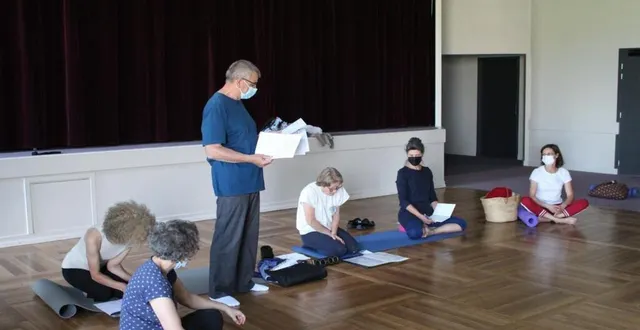 photo  l’association vill’zen redémarrera la saison le 9 septembre. debout, au centre, andré arnaud, président de l’association.  &copy;  ouest-france 