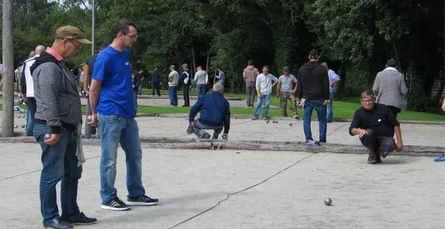 photo  les amateurs de pétanque ont rendez-vous le dimanche 18 juillet sur les terrains de la place de la bascule.  &copy;  le maine libre 