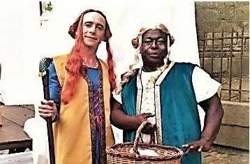 photo  la compagnie « les tombées de la lune » moniktrud et maritérégonde.  &copy;  ouest-france 