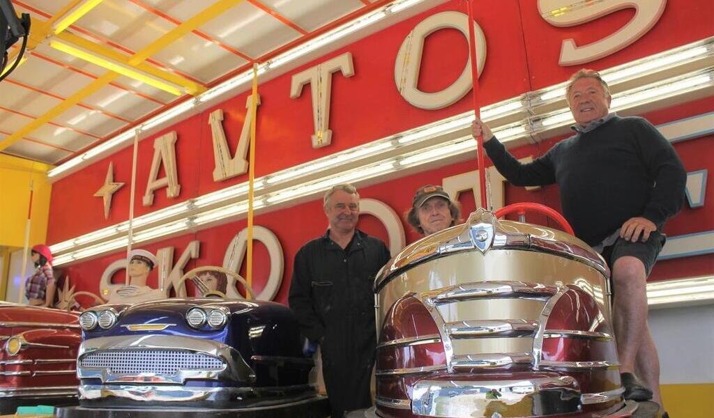 EN IMAGES - Un Breton de 72 ans restaure de vieilles autos-tamponneuses -  France Bleu