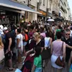 photo  pour un certain nombre de petits commerçants du centre-ville d’angers, la braderie le premier samedi des soldes est une mauvaise idée. ? 