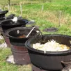 photo  les chaudrons ne seront pas ressortis cette année pour préparer la poule au pot cuite au bois. 