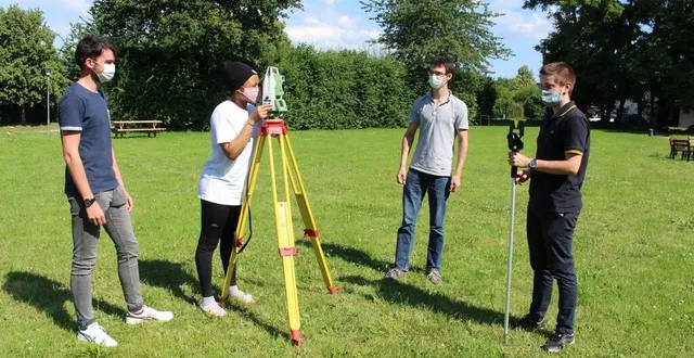 photo  le mans, jeudi 1er juillet 2021. la mission aux comores pour six étudiants topographes de l’esgt, isabelle wokam, alexandre rétat, loan colin, joseph de champeaux, hugo kersimon (absent sur la photo), matthieu constant (absent sur la photo), consistera à réaliser des cartographies et à transmettre leurs connaissances du maniement du matériel.  &copy;  le maine libre 