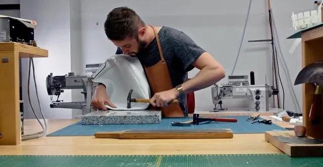 photo  le groupe tolomei recrute pour ses sites de production de maroquinerie de luxe en sarthe.  &copy;  photo groupe tolomei 