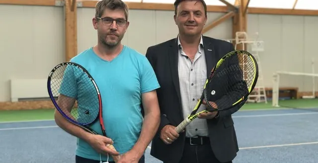 photo  à droite, benoit patry succède à grégory cordurié (à gauche) à la présidence du club.  &copy;  ouest-france 