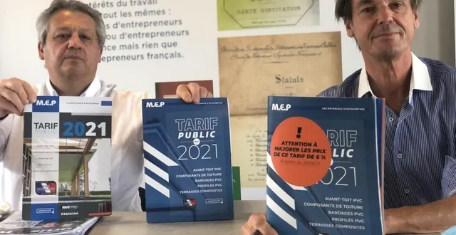 photo  dominique-andré moutiers et hervé lehoux montre les trois catalogues de prix successifs édités depuis le début de l’année par un seul et même fournisseur. sur le dernier il est précisé que la dernière hausse de 6 %, n’est pas comprise…  &copy;  bruno mortier 