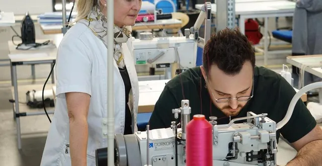 photo  sur ses trois sites sarthois, le groupe tolomei, sous-traitant dans la maroquinerie de luxe, prévoit d’embaucher plus de 300 personnes d’ici 2024.  &copy;  tolomei 