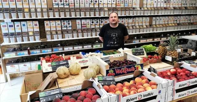 photo  christophe lalou veut promouvoir les circuits courts, les produits locaux vendus en vrac et le bio ou l’agriculture raisonnée.  &copy;  ouest-france 