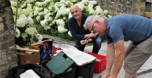photo  intense activité pour les artistes et les bénévoles pour installer les ateliers d’exposition.  &copy;  ouest-france 