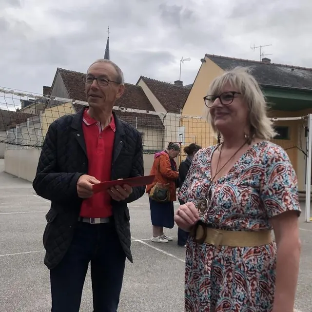photo martial gaignier et catherine bossy, maire déléguée de cherreau.  ©  le maine libre