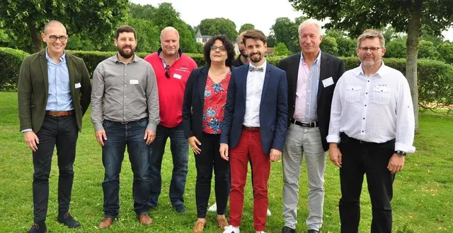 photo  le bureau du club. au centre jérémy étoile, président, et brigitte aubert, trésorière.  &copy;  le maine libre 