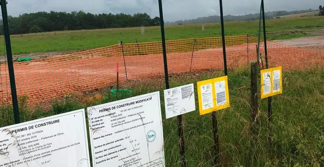 photo  le terrain de près de 6 ha à rai, où les 10 360 panneaux photovoltaïques seront installés en juillet et août 2021.  &copy;  ouest-france 