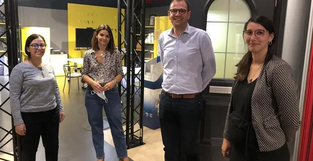photo  dorothée fenot, drh de fpee (au centre) et julien pan, manager de l’agence d’intérim randstad inhouse, entourés de deux responsables de comptes, kaoutar et anaïs, spécialement missionnées pour assurer le recrutement et s’occuper des intérimaires de l’entreprise brûlonnaise.  &copy;  photo le maine libre 