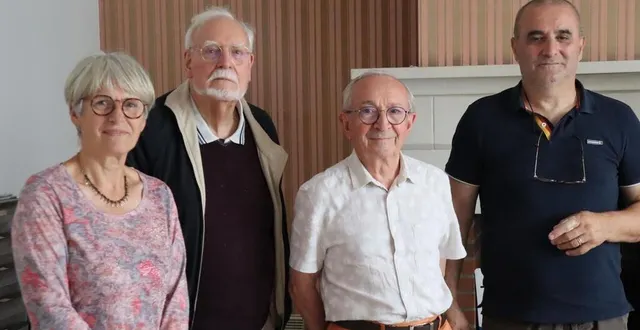 photo  les trois médecins, accompagnés de jean francis pellissier, ont lancé une pétition pour l’installation de la maison de santé sur le site gambetta  &copy;  ouest-france 