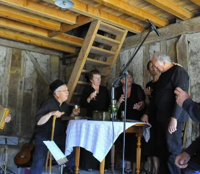 photo la troupe des chemineux propose une promenade à travers les différents registres de la langue française, du patois sarthois au langage phonétique des réseaux sociaux.  ©  archives ouest-france