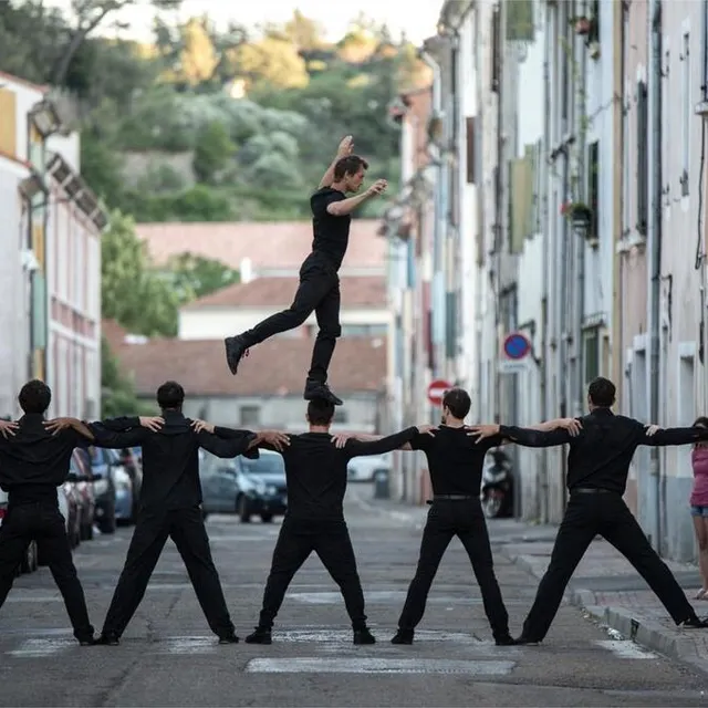 photo des acrobates à retrouver dans les rues du mans en septembre.  ©  samuel buton
