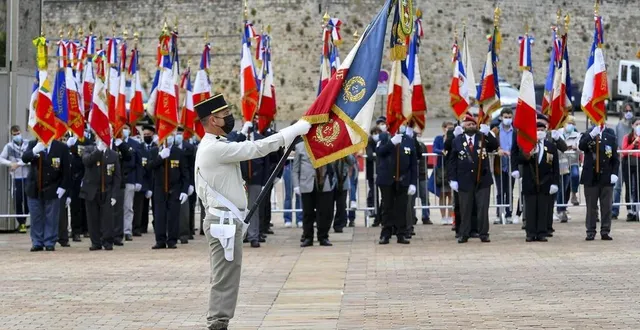 photo  environ 150 militaires ont participé à cette prise d’armes en l’honneur de la fête nationale.  &copy;  le maine libre – yvon loué 