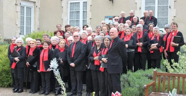 photo  claude jullemier, au premier rang a droite, est impatient de retrouver des chanteurs.  &copy;  le maine libre 