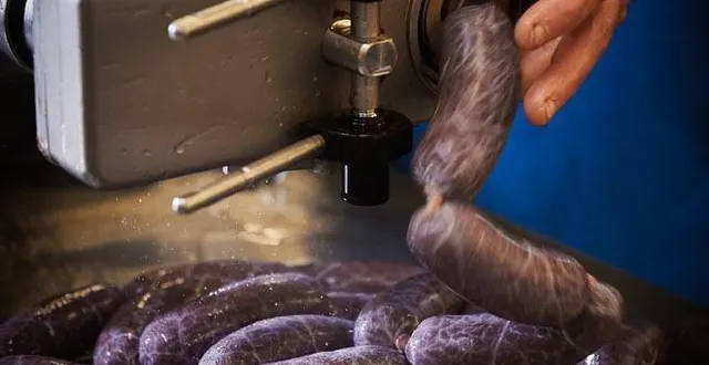 photo  l’entreprise bahier à sceaux-sur-huisne dispose de trois unités : rillettes, boudins, et produits de tête.  &copy;  bahier 