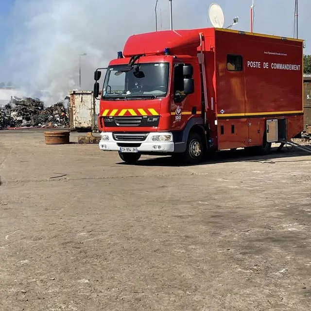 photo à 10 h 45 le feu était circonscrit et les pompiers procédaient à son extinction.  ©  ouest-france