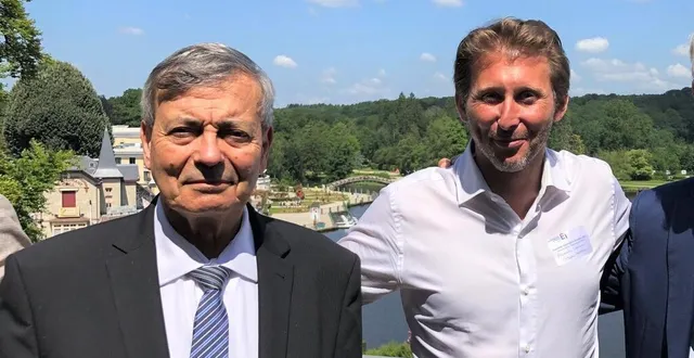 photo  jean-luc adda, à gauche, laisse la place à alexandre lemoine à la tête du medef ornais.  &copy;  ouest-france 