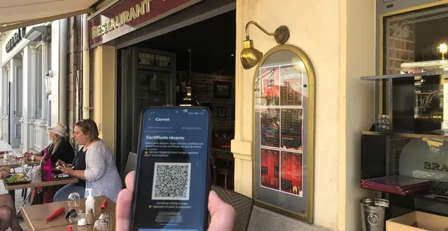 photo  dès ce mercredi 21 juillet, le passe sanitaire sera obligatoire pour se rendre dans un lieu public qui accueille plus 50 personnes. début août, il s’appliquera pour aller dans un restaurant.  &copy;  ouest-france 