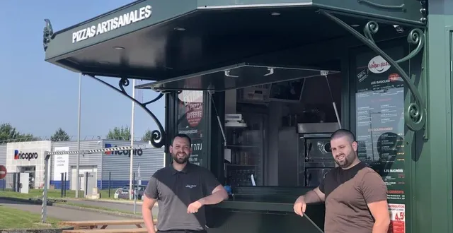 photo  thomas et romain dorr gèrent le kiosque à pizzas, rue de domfront, à flers.  &copy;  ouest-france 