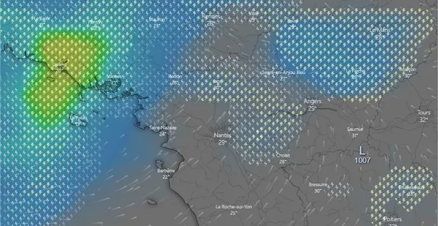 photo  un phénomène dépressionnaire arrive par la bretagne ce vendredi 23 juillet et devrait générer des orages parfois marqués en maine-et-loire et deux-sèvres.  &copy;  windy 