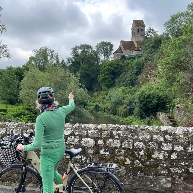 photo dominique eudier explique l’origine de l’église de saint-céneri, bâtie au xiie siècle.  ©  ouest france