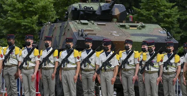 photo  le 13 juillet, des soldats du 2e rima ont défilé dans le centre du mans. ?  &copy;  archives le maine libre – yvon loué 