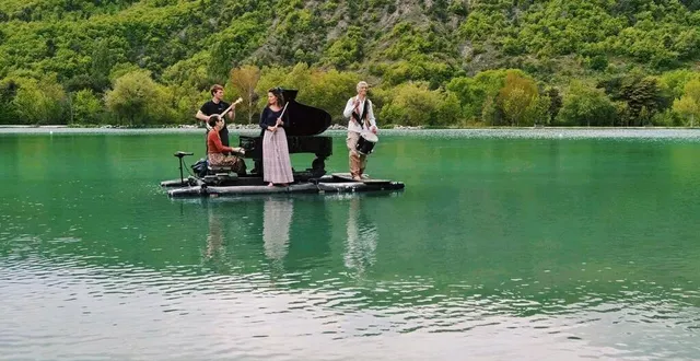 photo  le piano du lac.  &copy;  @aurélie richer 