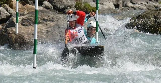 photo  la paire sarthoise a décroché le bronze en canoë biplace.  &copy;  canoë-kayak club sablé 