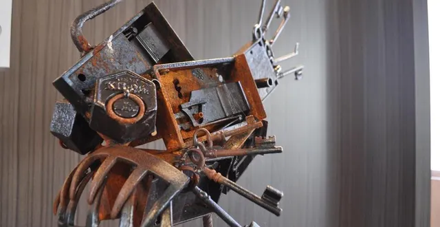 photo  une œuvre du sculpteur cédric doret.  &copy;  le maine libre 