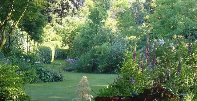 photo  le petit bordeaux est un des jardins les plus visités de sarthe.  &copy;  archives le maine libre 