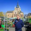 photo  depuis quinze ans, frédéric picot veille sur le marché du samedi et sa trentaine de commerçants. 