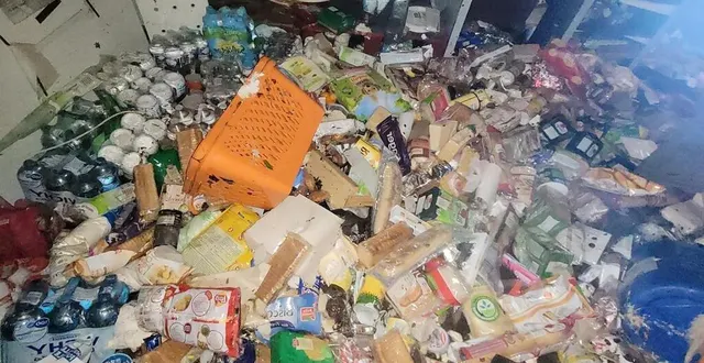 photo  la supérette, après les inondations du 22 juin.  &copy;  ouest-france 